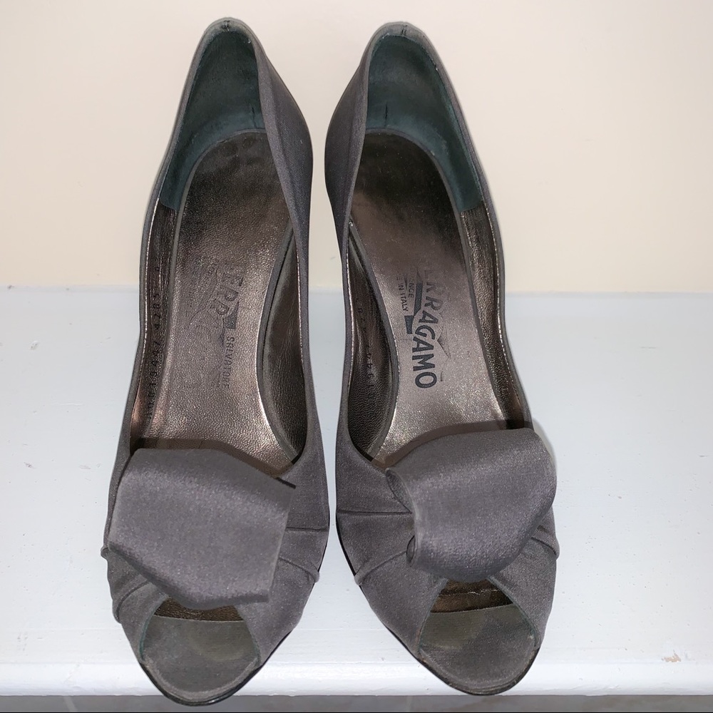 Salvatore Ferragamo Grey Peep Toe Crepe Pumps 6.5